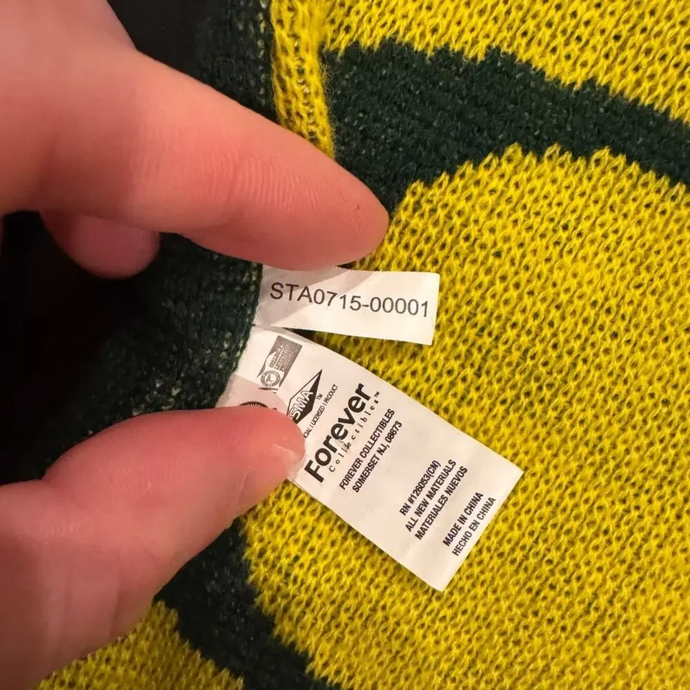 *VINTAGE* Oregon Ducks Scarf in Green / Yellow - 5 feet long